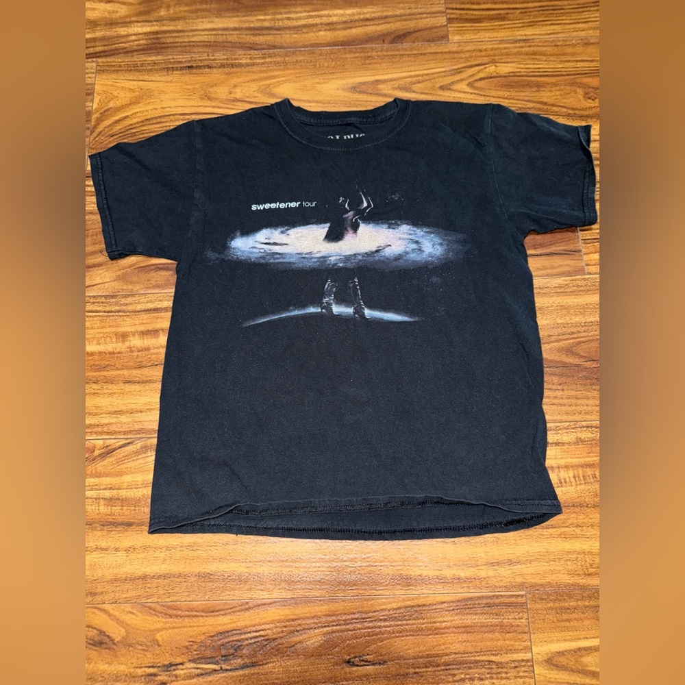 Women’s Ariana Grande Tour Shirt Size XS